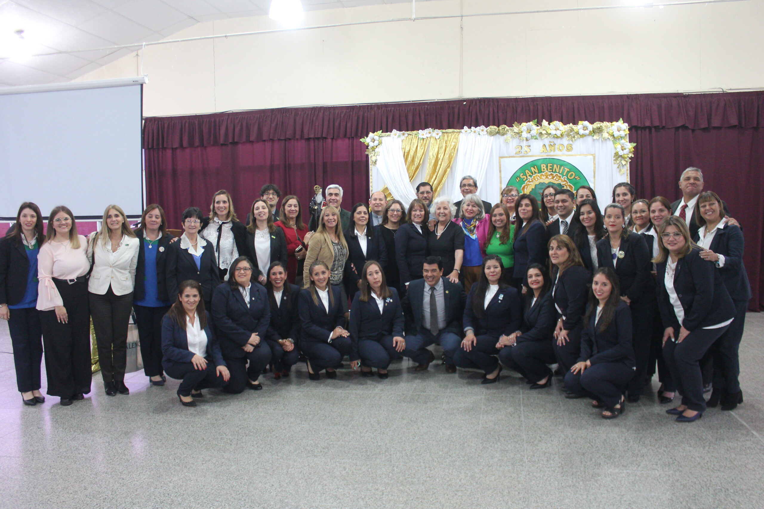 Misa, acto, brindis y descubrimiento de placa en los 25 años de la Primaria