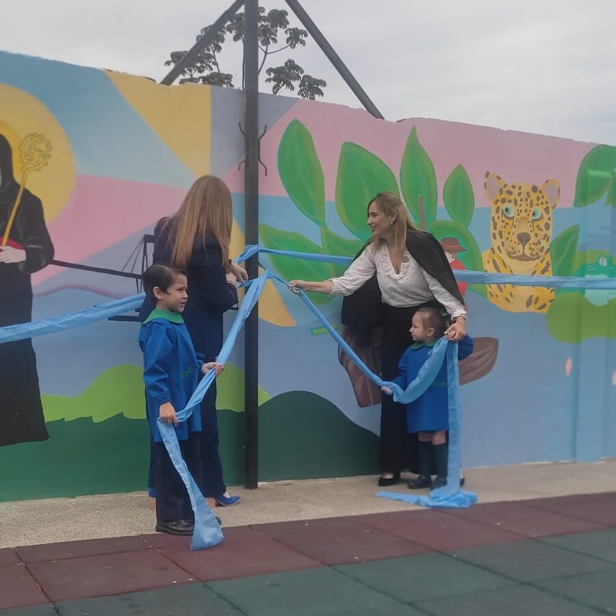 Estreno del mural y canción del jardín El Conejito Azul