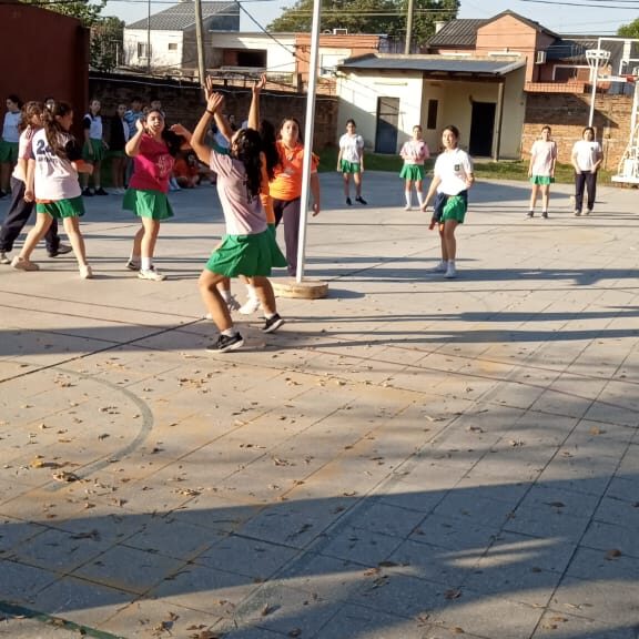 Competencias deportivas en las canchas del colegio
