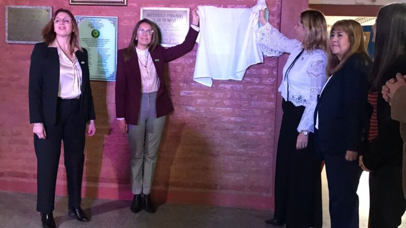 Placas 30 años de Secundaria